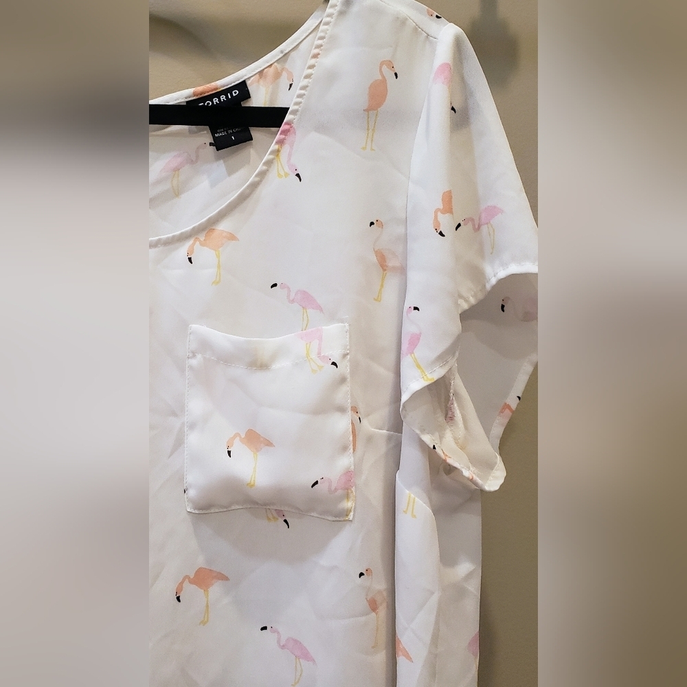 Torrid Sz 1X Flamingo Semi Sheer Top Short Sleeve Scoop Neck Button Dow… - Picture 7 of 13